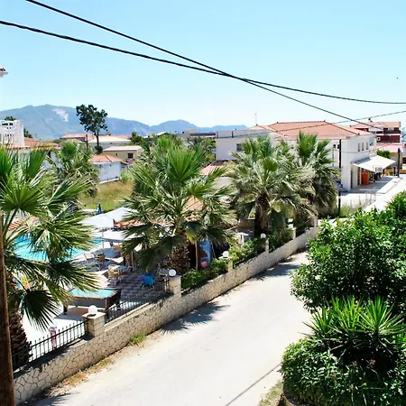 Ξενοδοχείο με διαμερίσματα Phoenix Λαγανάς