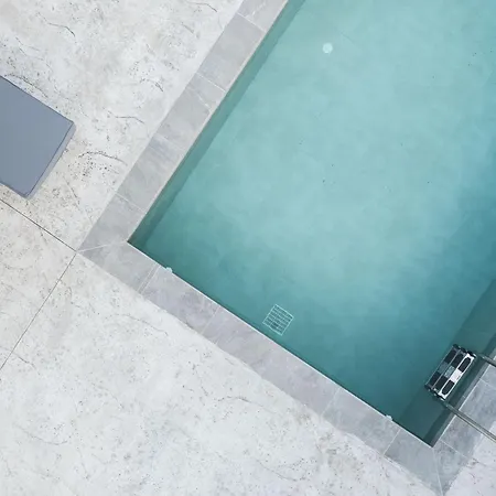 Phoenix Aparthotel 3*