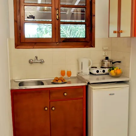 Ξενοδοχείο με διαμερίσματα Phoenix Λαγανάς